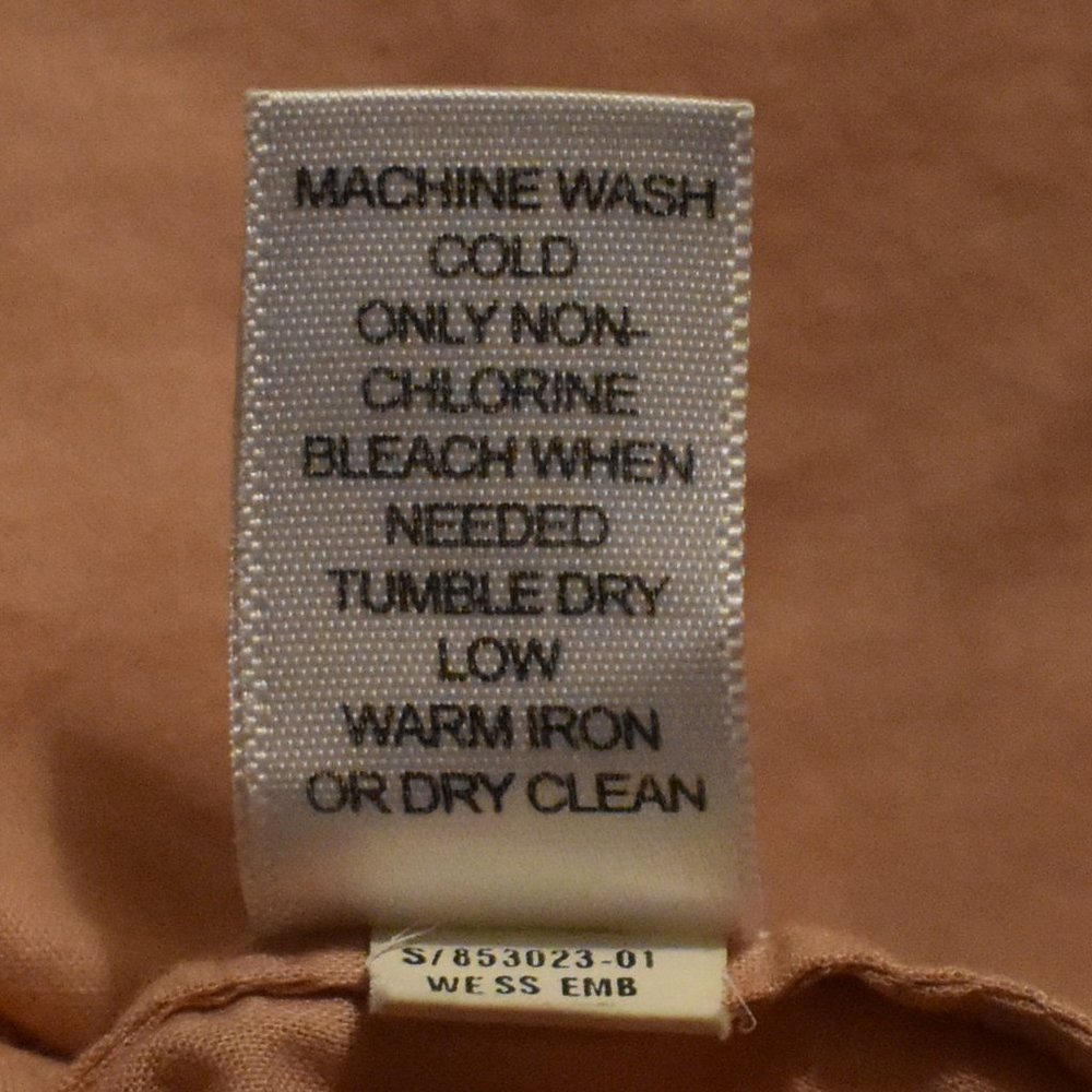 Banana Republic Women's Blouse Tuxedo Pleats sz M - Picture 6 of 6